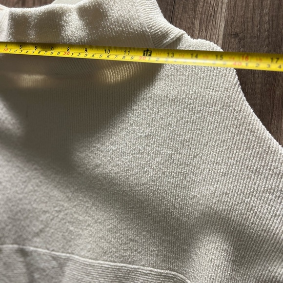 Free People Cream White Cowl Neck Sweater Womens size Medium EUC - Picture 8 of 8